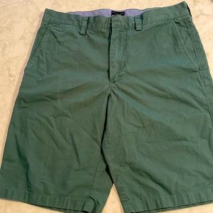 Mens J Crew Club Green Flat Front Shorts 30” Waist - 10-1/2” Inseam
